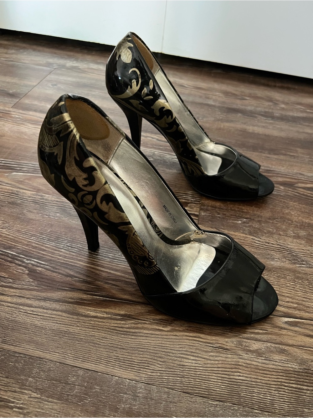 Bakers Black and Gold Floral-Scroll Peep-Toe Heels